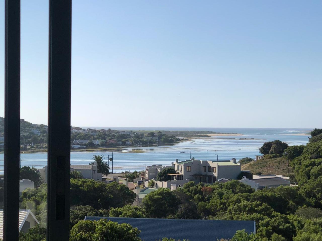 Karee Manor Guesthouse Stilbaai Bagian luar foto