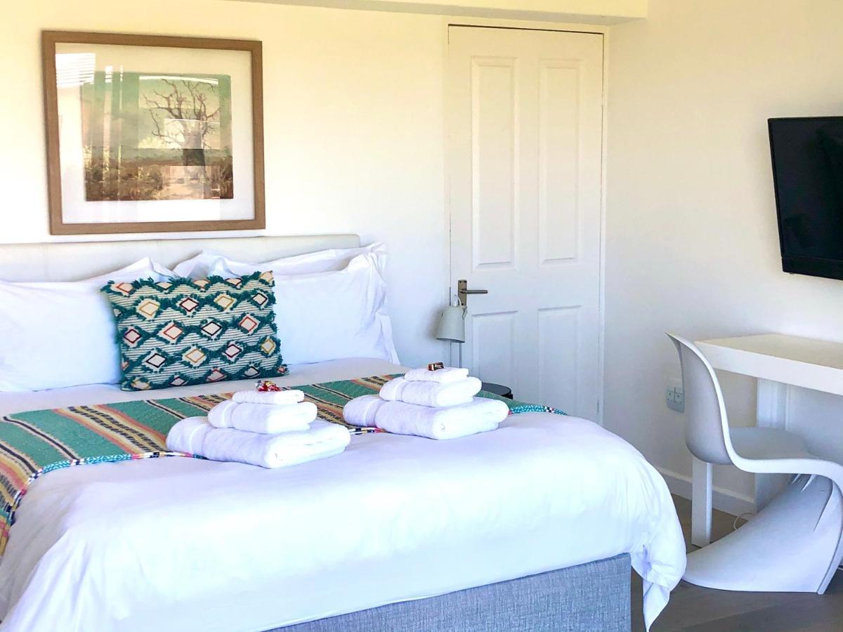 Karee Manor Guesthouse Stilbaai Bagian luar foto