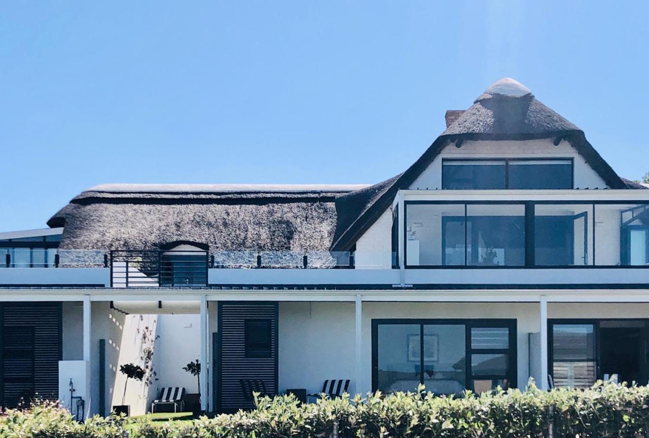 Karee Manor Guesthouse Stilbaai Bagian luar foto