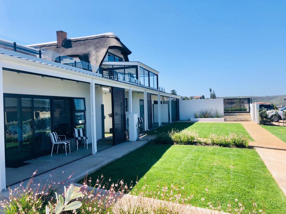 Karee Manor Guesthouse Stilbaai Bagian luar foto