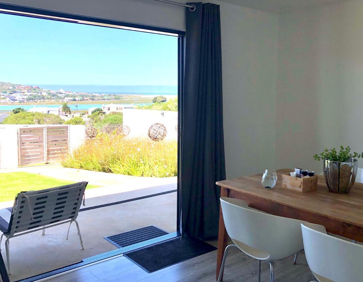 Karee Manor Guesthouse Stilbaai Bagian luar foto